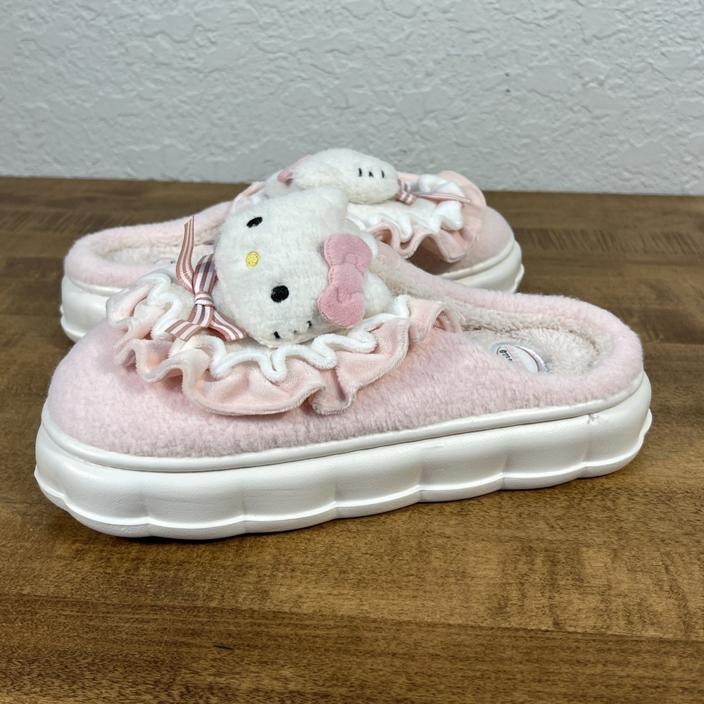 Sanrio HELLO KITTY Women's Plush Slippers Size 40-41 - Picture 9 of 16